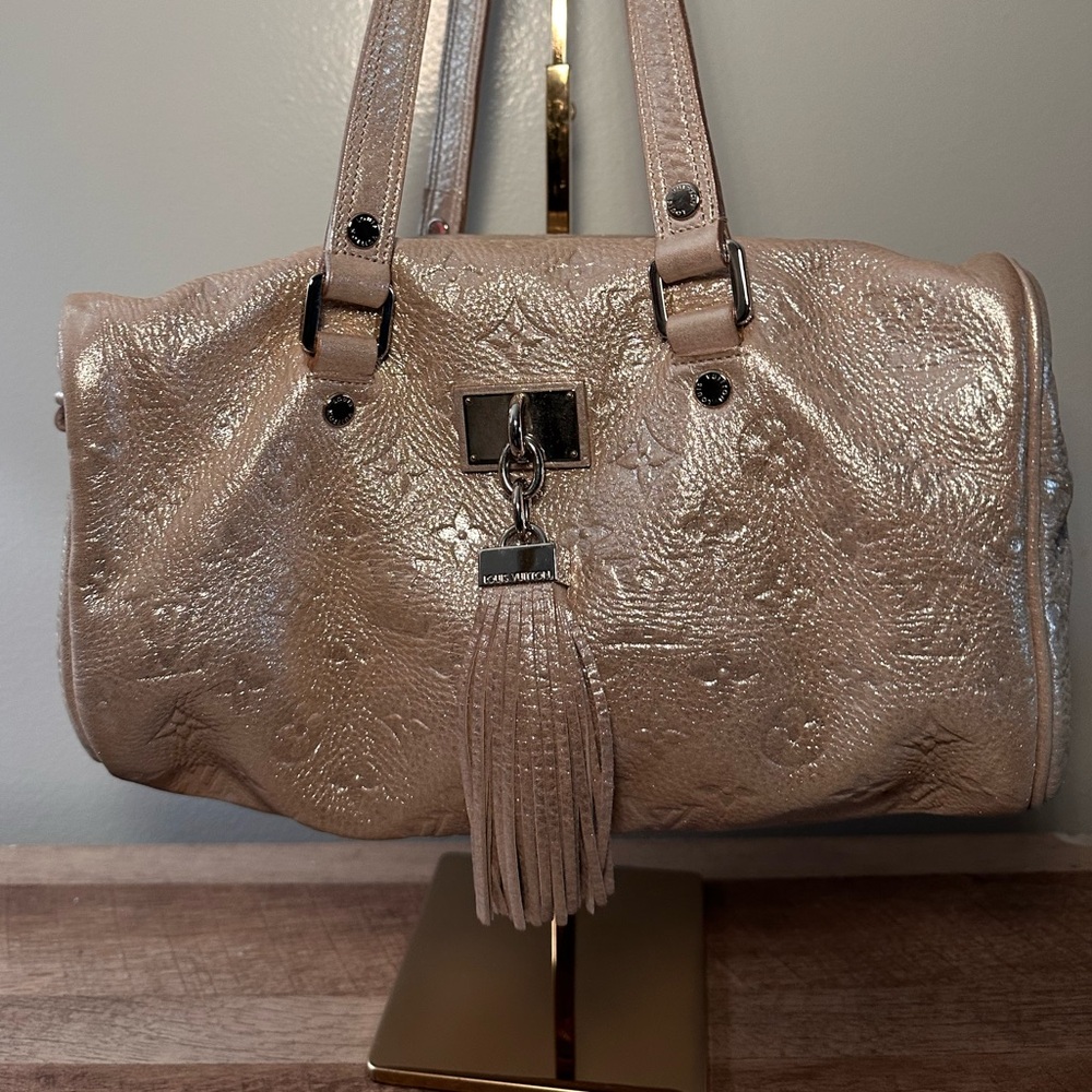 LOUIS VUITTON Limited Peach Shimmer Comet